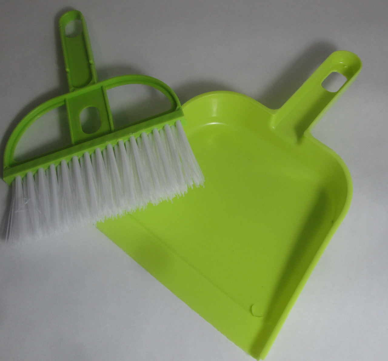 Bdikat Chametz Set Broom Set 7.5" x 5"(P-BCN)