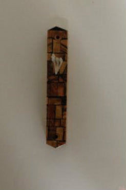 Olive Wood Mezuzah Kotel Print 7cm (MZ-OWM07)