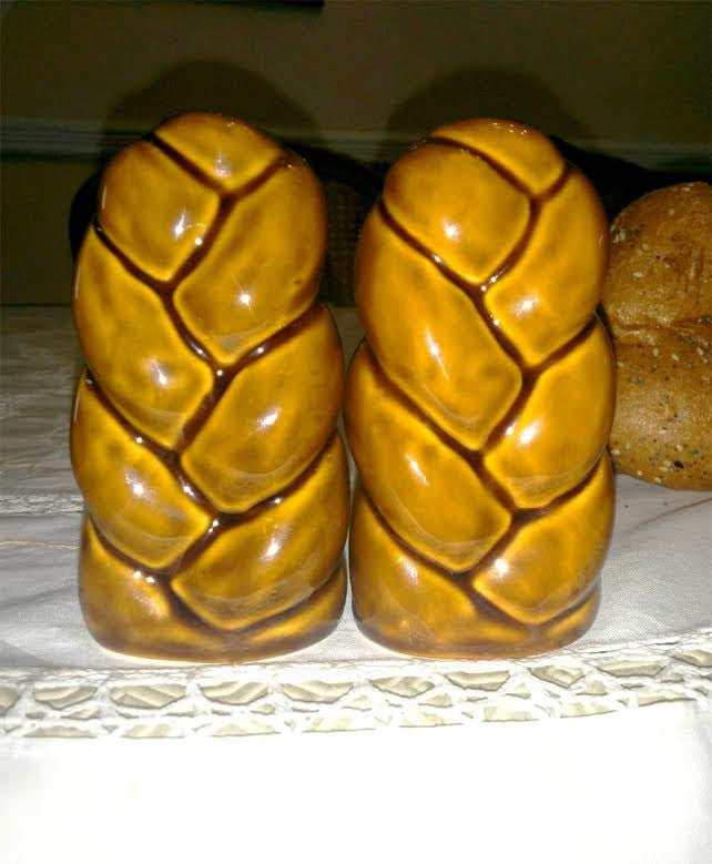 Challah Shape Salt & Pepper Shakers-- Ceramic (MC-CSPS)