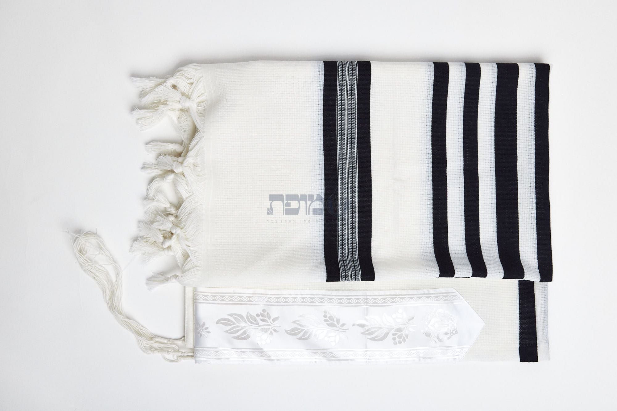 Mofet Wool Tallit - Lamenatzach/Non-Slip Weave Design (TAL-WOL)
