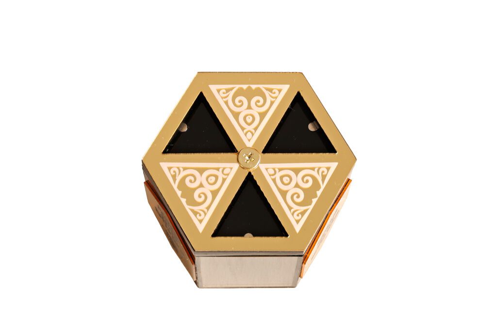 Veanveihu Clear/Black Lucite Besamim Holder With Gold Plate-Large (HV-V336)